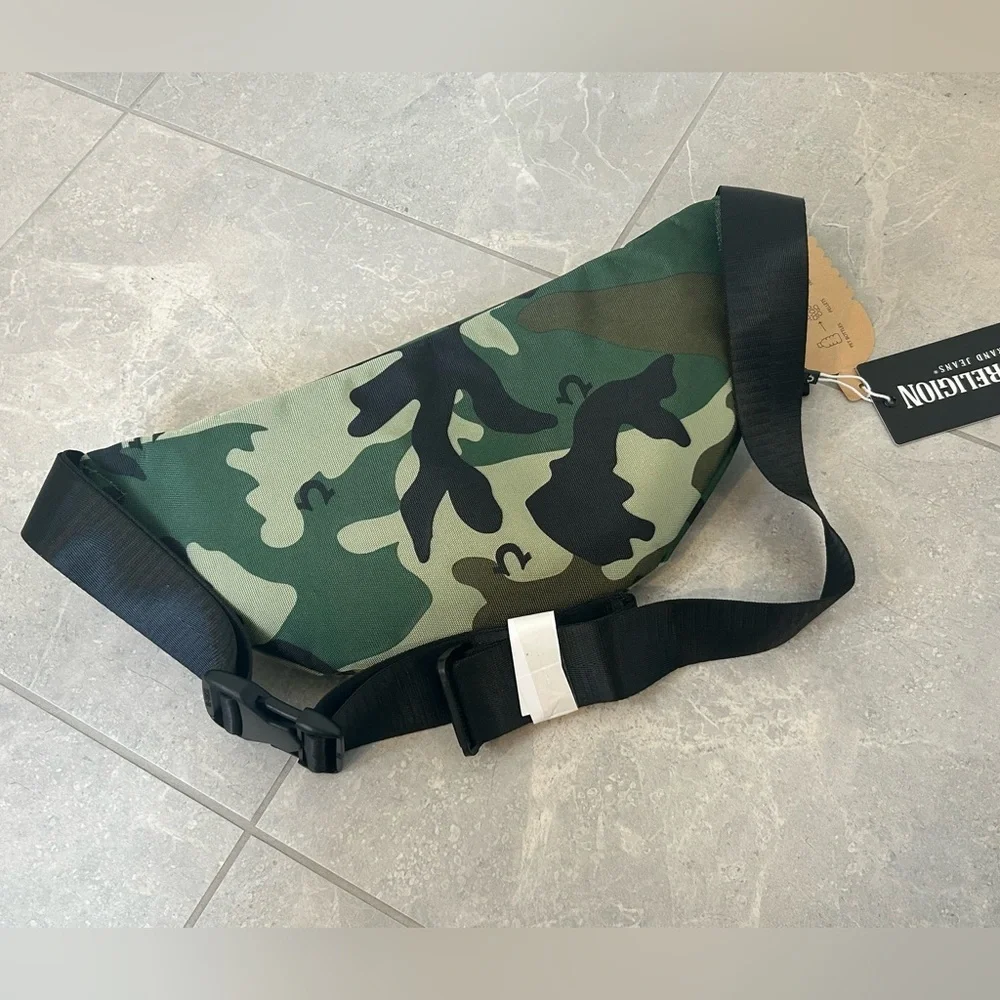 NWT True Religion Printed Belt Bag in Camo